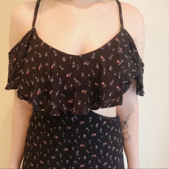 LAST CHANCE 🚨 UO floral cut out jumpsuit - Picture 5 of 5